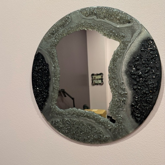Geode Mirror - Picture 1 of 1